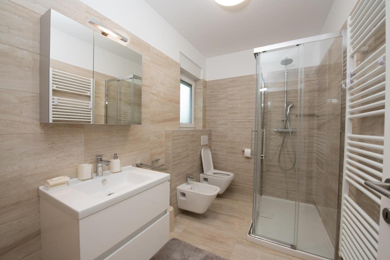 Apartmani Bilic 卡斯塔 外观 照片